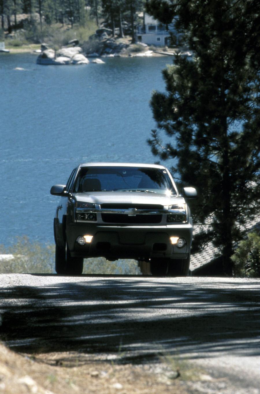  Chevrolet Avalanche 2002 года  (фото 60 из 93)